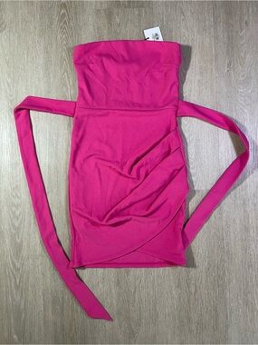Revamped Bright Fuchsia Strapless Mini Dress with Front Tie Detail Women’s Small